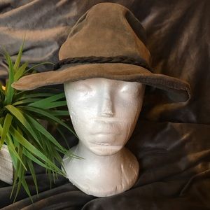 genuine leather hat - size men’s medium - NWOT